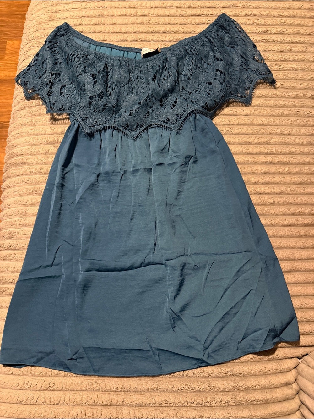Vava by Joy Han women’s ' Off-Shoulder Lace Yoke Dress - Teal Blue